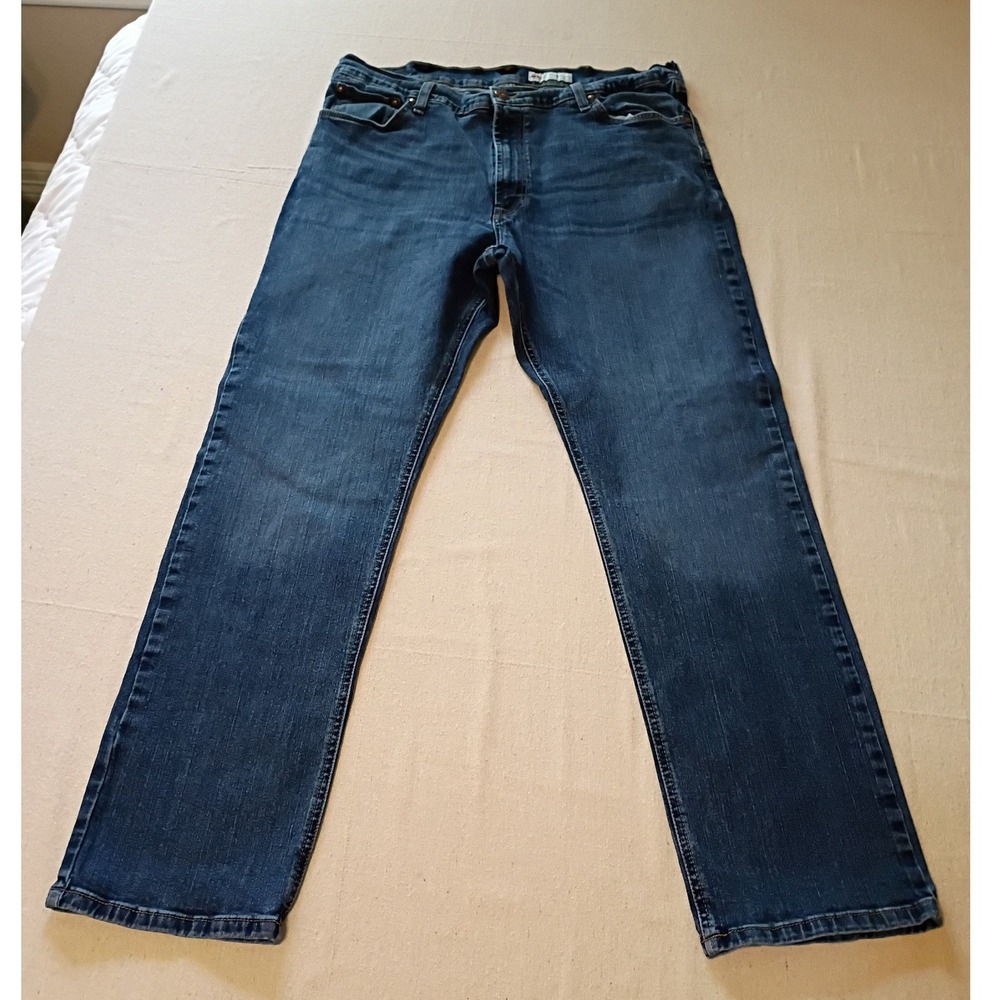 Wrangler Straight Fit Jeans Mens 38x32 Medium Wash Blue Denim 1095STWBK